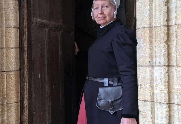 Costumed Tudor Tours